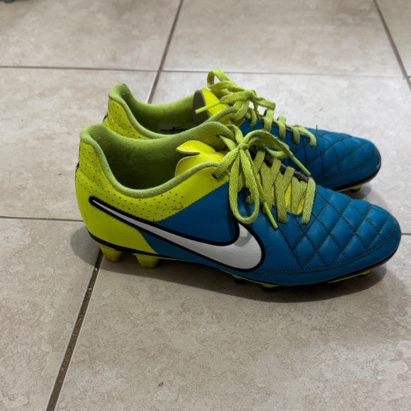 Nike Vibrant Blue and Lime Green Soccer Cleats - Picture 1 of 7